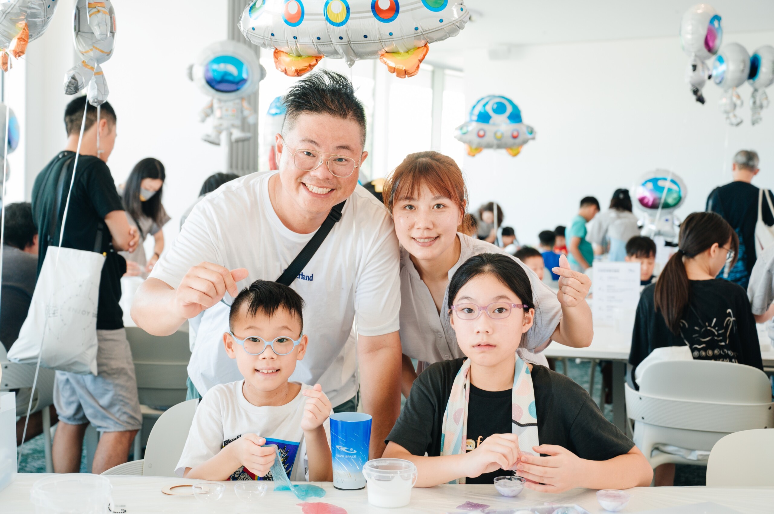 DEZU-SPACE-universe-landing-party-touch-19