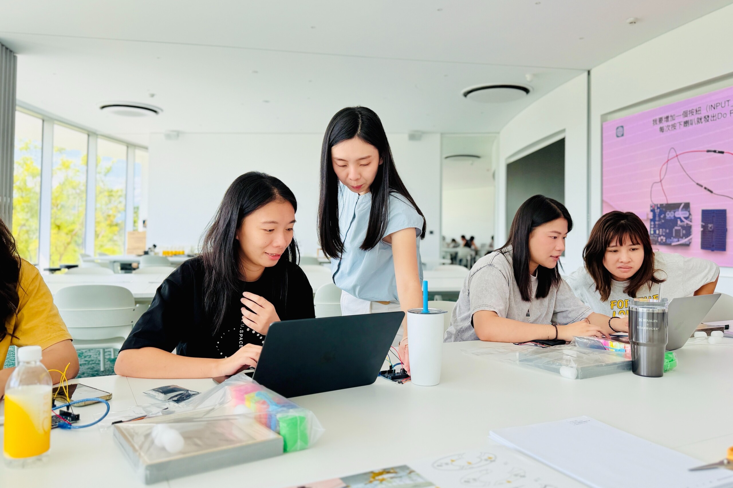 DEZU-SPACE-curiosity-academy-8